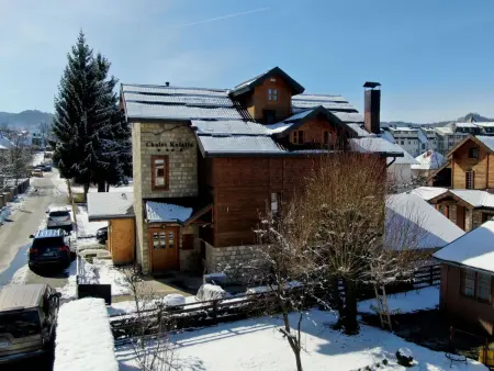 Die Ski-Suite hat ein Schlafzimmer und ein kleines Wohnzimmer ohne Küche. - Photo 29