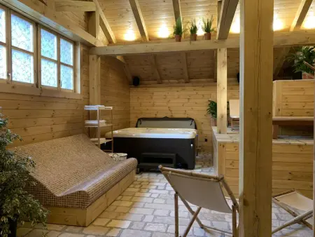 Die Ski-Suite hat ein Schlafzimmer und ein kleines Wohnzimmer ohne Küche. - Photo 40