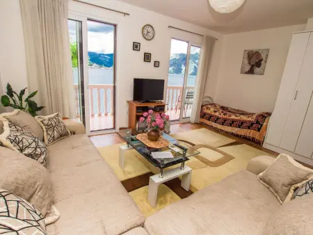 Ferienappartement am Meer mit Terrasse, Appartement 4 personnes à Bigova - Photo 8