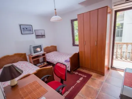 Ferienappartement am Meer mit Terrasse, Appartement 4 personnes à Bigova - Photo 9