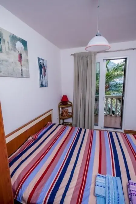 Ferienappartement am Meer mit Terrasse, Appartement 4 personnes à Bigova - Photo 10