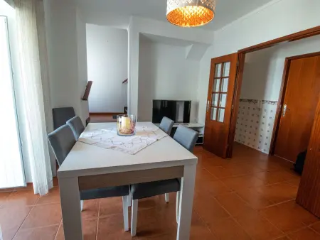mit Blick auf das Wasser, Maison 6 personnes à Famalicão - Photo 2