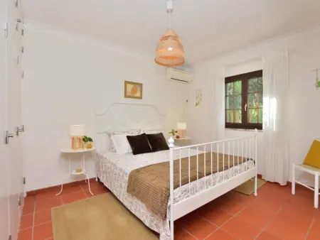 mit Garten, Grill und Terrasse, Maison 4 personnes à Seixal - Photo 1
