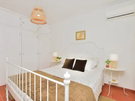 mit Garten, Grill und Terrasse, Maison 4 personnes à Seixal - Photo 2