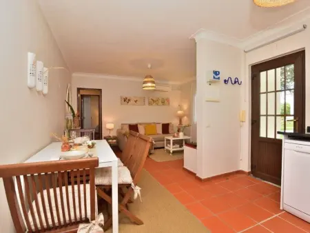 mit Garten, Grill und Terrasse, Maison 4 personnes à Seixal - Photo 7