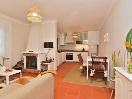 mit Garten, Grill und Terrasse, Maison 4 personnes à Seixal - Photo 9