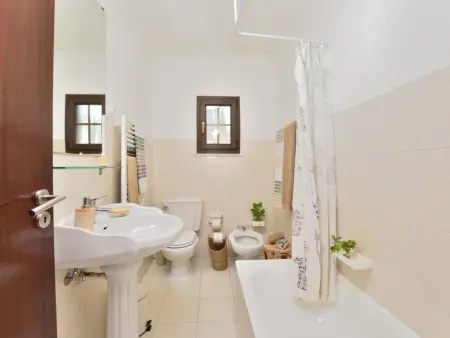 mit Garten, Grill und Terrasse, Maison 4 personnes à Seixal - Photo 11