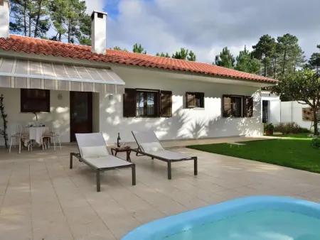 mit Garten, Grill und Terrasse, Maison 4 personnes à Seixal - Photo 15