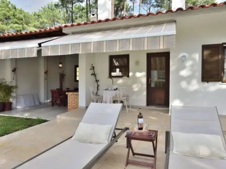 mit Garten, Grill und Terrasse, Maison 4 personnes à Seixal - Photo 18