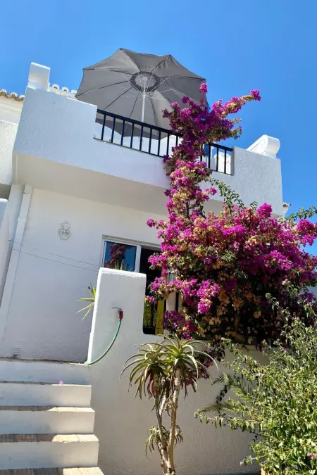 Zentrales Ferienhaus mit bezauberndem Meerblick, Maison 4 personnes à Bensafrim - Photo 2