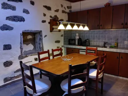 in Santo Antonio mit Grill und Terrasse, Maison 4 personnes à Algarvia - Photo 11