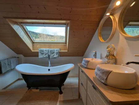 Chalet chaleureux à Gérardmer avec spa et sauna - Photo 25