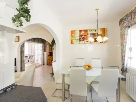 Maison 3 chambres avec piscine et animaux admis, Maison 5 personnes à Empuriabrava - Photo 4