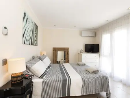 Villa Moderne au Canal avec 4 Chambres, Piscine Chauffée et Amarrage - Photo 22