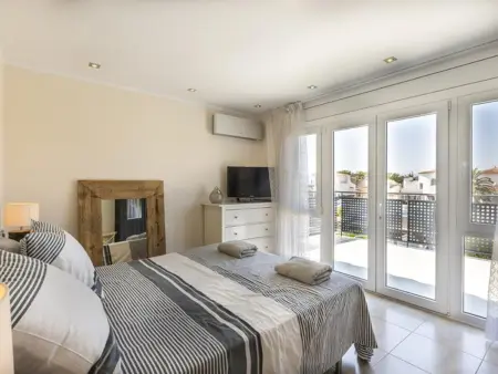 Villa Moderne au Canal avec 4 Chambres, Piscine Chauffée et Amarrage - Photo 25