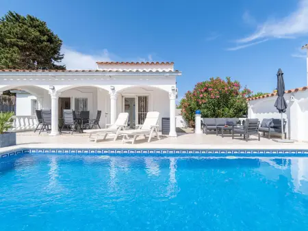 Maison de plain-pied avec 3 chambres, piscine privée et climatisation à Castelló d’Empúries - Photo 3