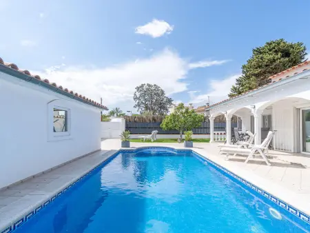 Maison de plain-pied avec 3 chambres, piscine privée et climatisation à Castelló d’Empúries - Photo 6