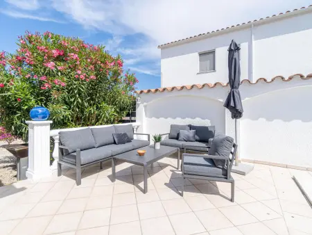 Maison de plain-pied avec 3 chambres, piscine privée et climatisation à Castelló d’Empúries - Photo 8