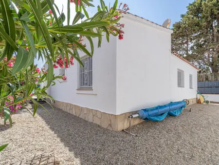 Maison de plain-pied avec 3 chambres, piscine privée et climatisation à Castelló d’Empúries - Photo 10
