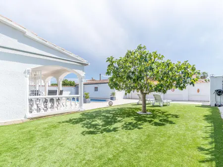 Maison de plain-pied avec 3 chambres, piscine privée et climatisation à Castelló d’Empúries - Photo 11