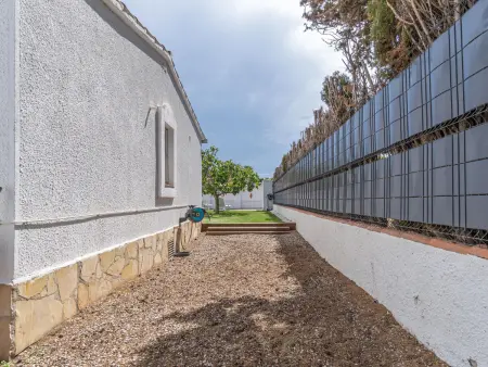 Maison de plain-pied avec 3 chambres, piscine privée et climatisation à Castelló d’Empúries - Photo 14