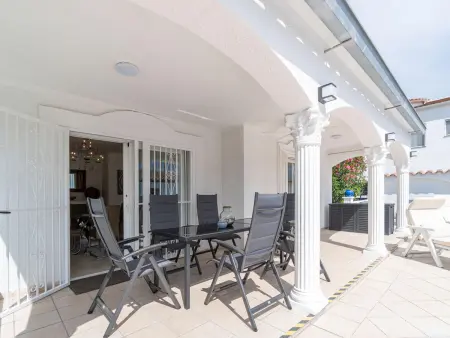 Maison de plain-pied avec 3 chambres, piscine privée et climatisation à Castelló d’Empúries - Photo 16