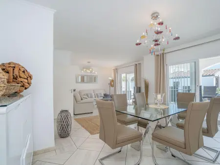 Maison de plain-pied avec 3 chambres, piscine privée et climatisation à Castelló d’Empúries - Photo 18