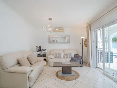 Maison de plain-pied avec 3 chambres, piscine privée et climatisation à Castelló d’Empúries - Photo 20