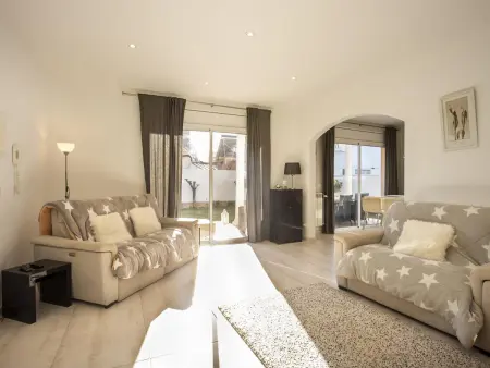 Maison 3 chambres avec piscine, jardin, climatisation et parking à Empuriabrava - Photo 5