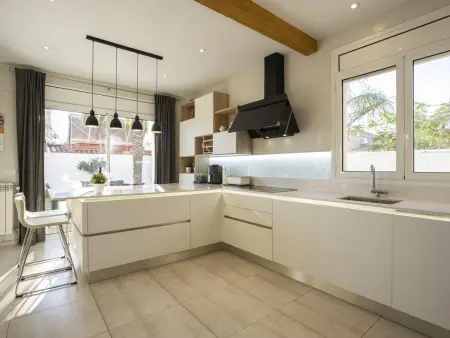 Maison 3 chambres avec piscine, jardin, climatisation et parking à Empuriabrava - Photo 9