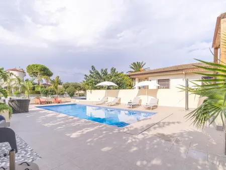 Villa moderne au canal avec piscine, amarre et climatisation pour 8 personnes - Photo 1