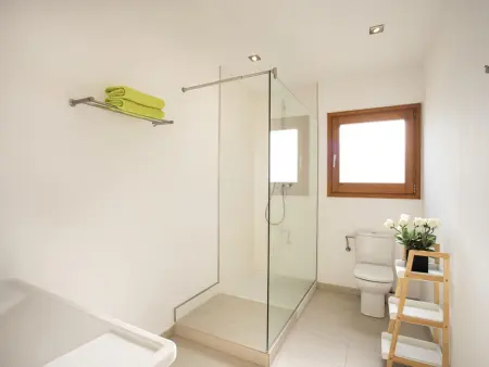 Villa moderne au canal avec piscine, amarre et climatisation pour 8 personnes - Photo 32