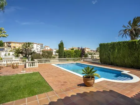 Villa au canal avec piscine, 3 chambres et amarrage privé - Photo 1