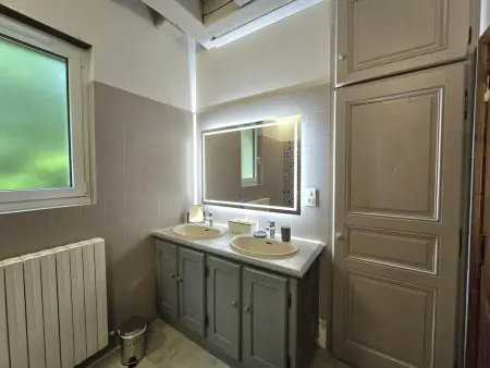 Maison familiale rénovée avec grand jardin et animaux acceptés - Photo 10