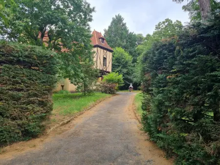 Maison familiale rénovée avec grand jardin et animaux acceptés - Photo 13
