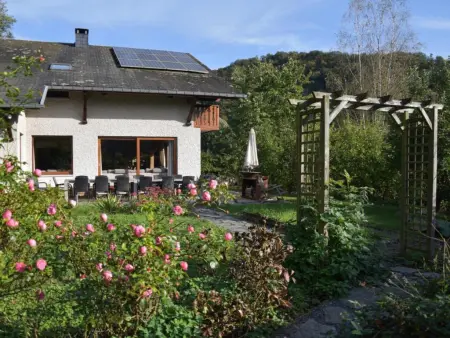 Léoras Cocoon, Beau chalet rénové avec poêle, billard & sauna - Photo 7
