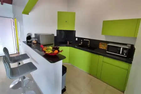 Studio moderne près de Capesterre-Belle-Eau avec piscine - Photo 5