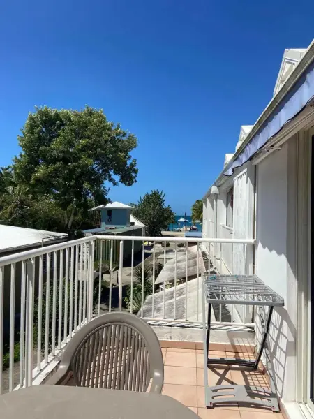 Appartement avec vue sur jardin à Les Trois-Îlets - Photo 4