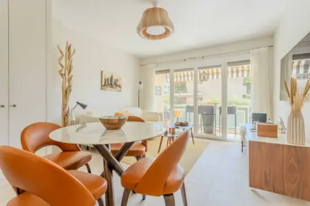 MB-2-PINS-M, Appartement lumineux et climatisé avec vue sur mer - Antibes - Photo 118