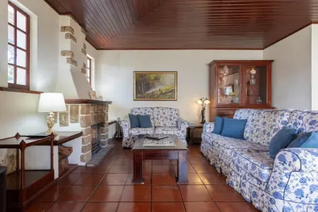 Charming  House and Terrace By Gt House, Retraite privée à Sintra avec bar et jardin - Photo 1