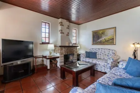 Charming  House and Terrace By Gt House, Retraite privée à Sintra avec bar et jardin - Photo 10