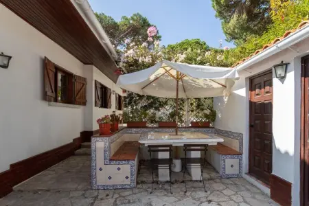 Charming  House and Terrace By Gt House, Retraite privée à Sintra avec bar et jardin - Photo 31