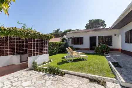 Charming  House and Terrace By Gt House, Retraite privée à Sintra avec bar et jardin - Photo 32