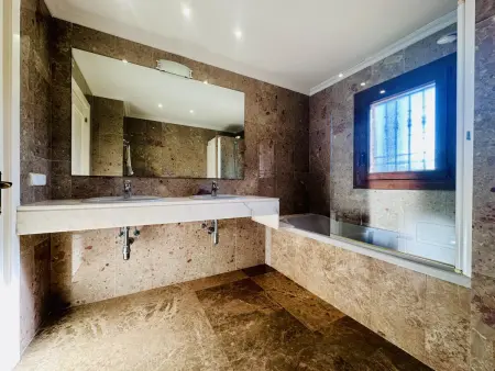 Maison de campagne en pierre avec piscine privée et grand jardin - Photo 24