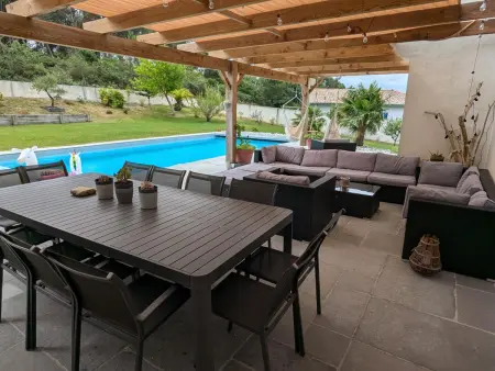 Superbe villa avec piscine chauffée et jardin à 10 min du centre, pour 12 personnes - Photo 2