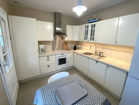 Maison avec jardin clos à 650m de la plage, parking, 2 chambres - Photo 2