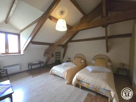 Gîte en pierre avec jardin et équipements modernes - Photo 14