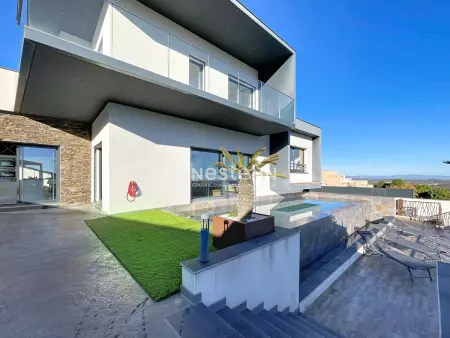 Villa contemporaine avec piscine à débordement privative - Photo 20
