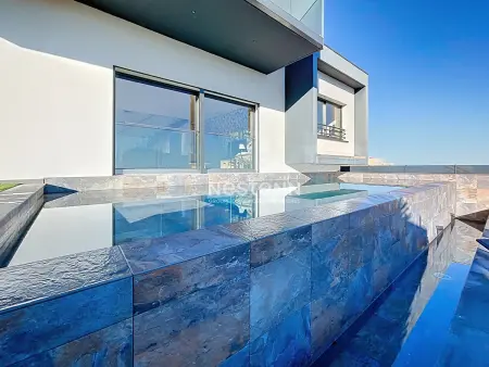 Villa contemporaine avec piscine à débordement privative - Photo 22