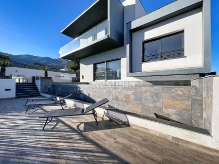 Villa contemporaine avec piscine à débordement privative - Photo 24